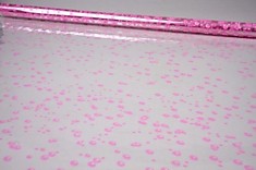 Пленка в ролике прозрачная с цветным рисунком Пузыри Розовая 70см 200гр 